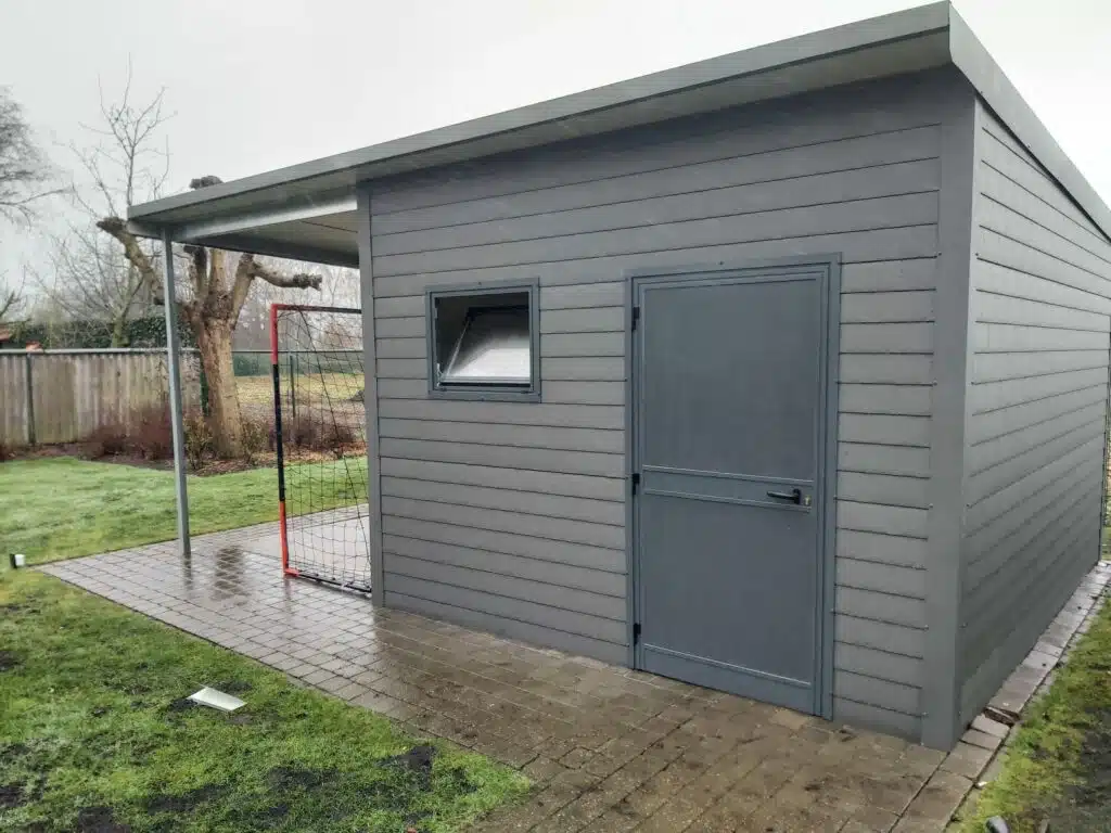 Tuinhuis met afdak